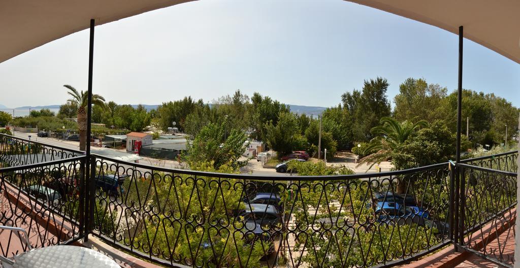 Pansion Begic Hotel Omiš Екстериор снимка