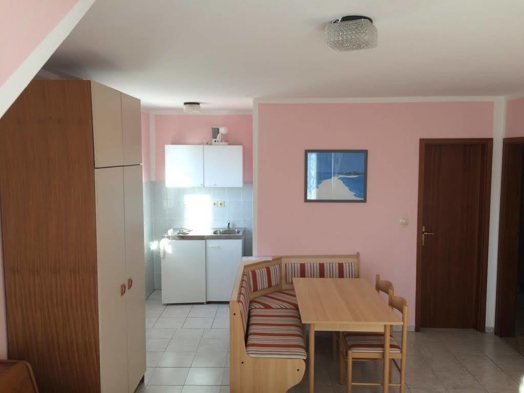 Pansion Begic Hotel Omiš Екстериор снимка