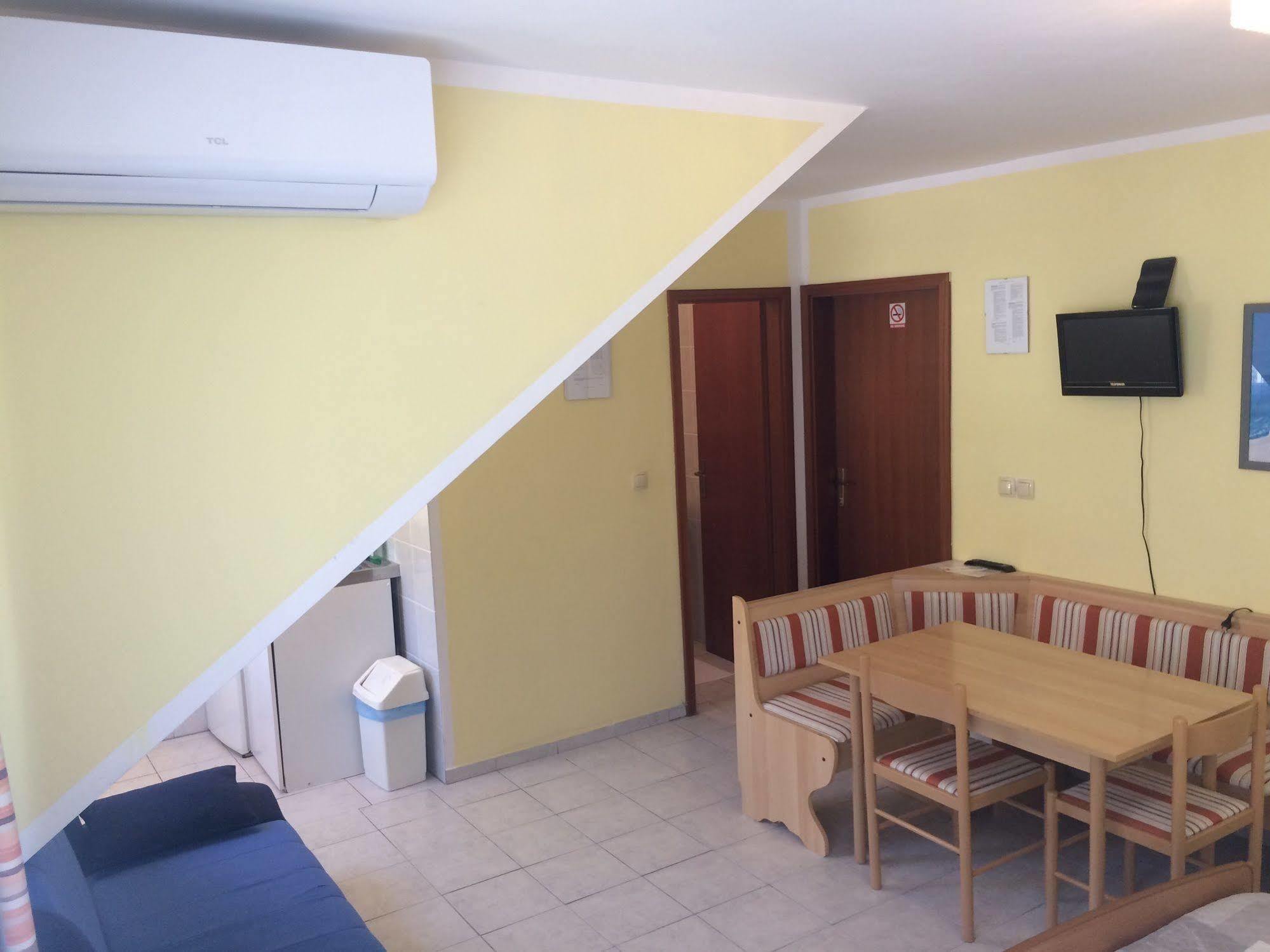 Pansion Begic Hotel Omiš Екстериор снимка