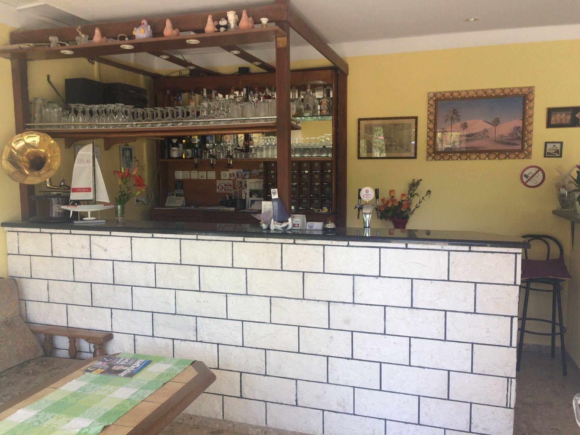 Pansion Begic Hotel Omiš Екстериор снимка
