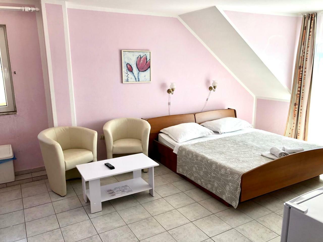 Pansion Begic Hotel Omiš Екстериор снимка
