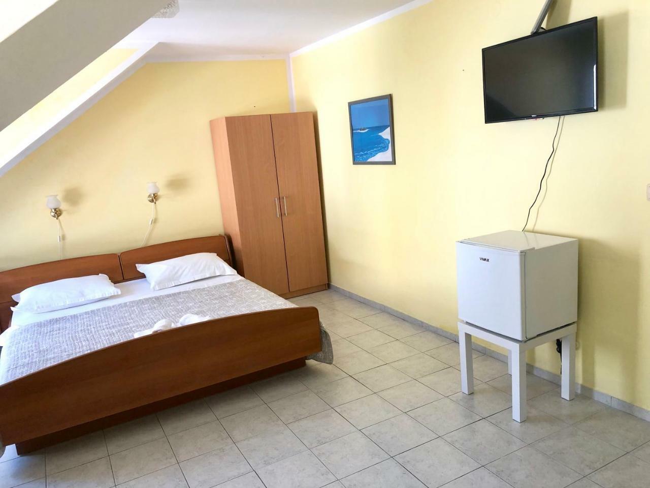 Pansion Begic Hotel Omiš Екстериор снимка