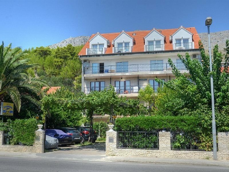 Pansion Begic Hotel Omiš Екстериор снимка